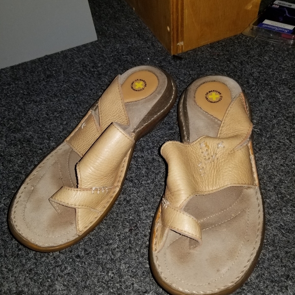 Sandals - Picture 3 of 3